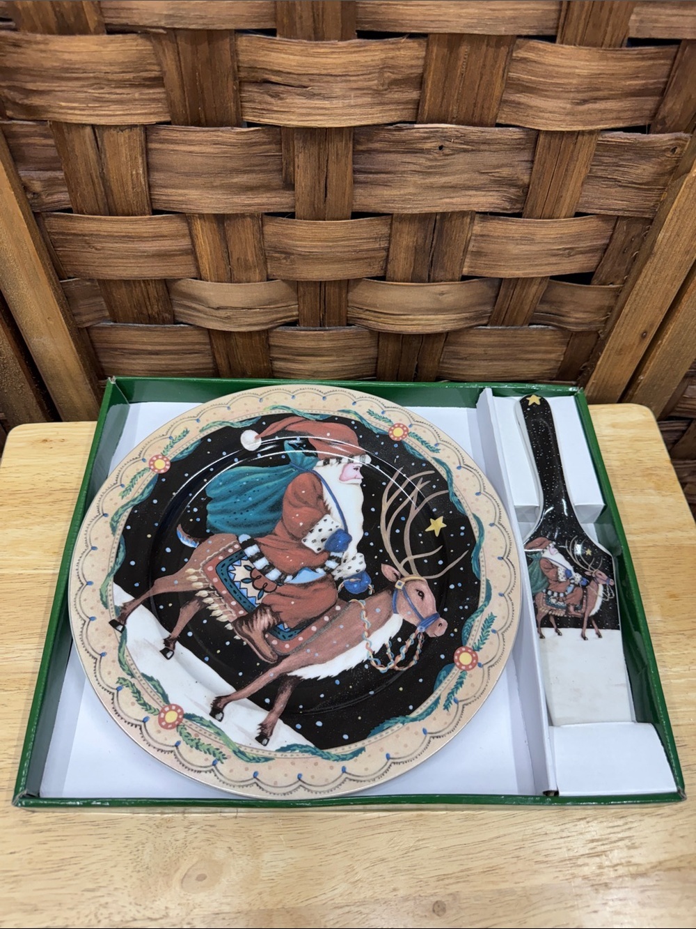 Festive Green Holiday Cake Plate with Server with Santa Motif